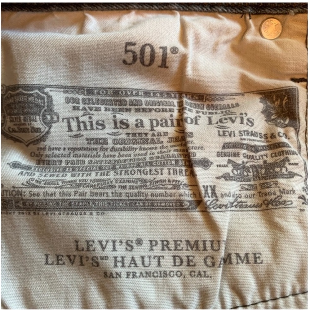 Levi’s 501 Jean Shorts - Picture 13 of 13
